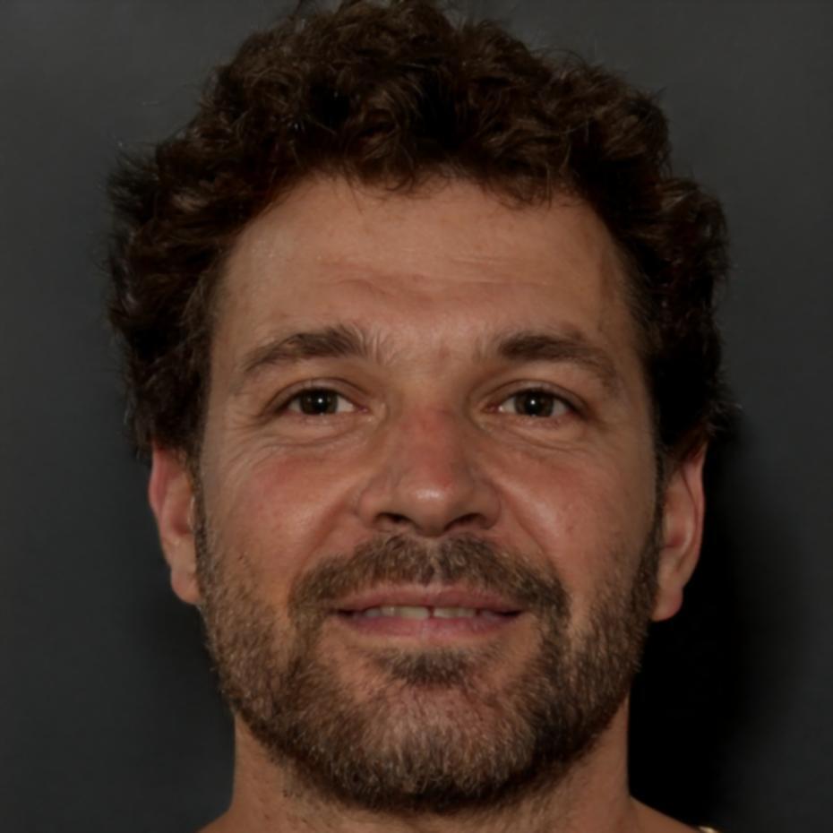 Lektor Oldřich Šebesta kontroluje technickou připravenost kurzu